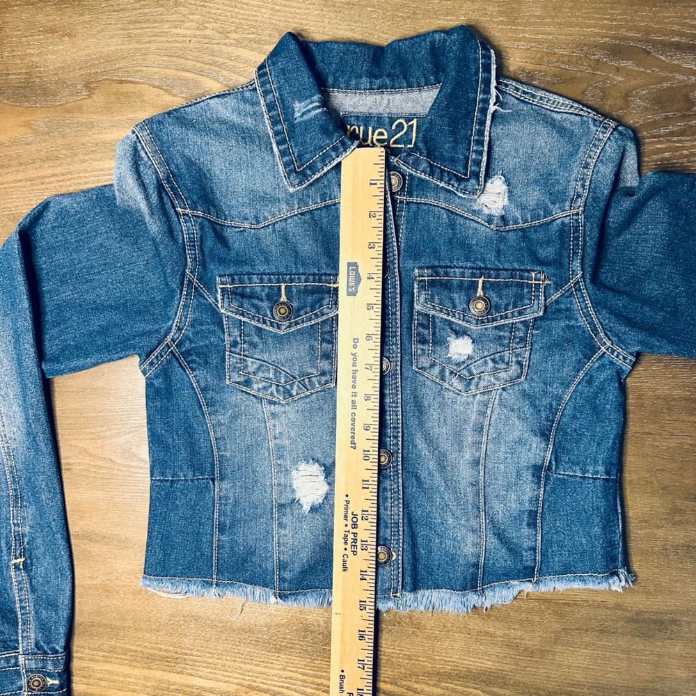 Rue 21 Y2K Cropped Denim Jacket Distressed Frayed Hem Blue Women's Size Small - Picture 3 of 8